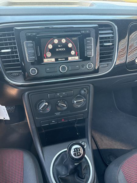 Volkswagen Beetle 1.6 TDI Fender Edition — zdjęcie 13