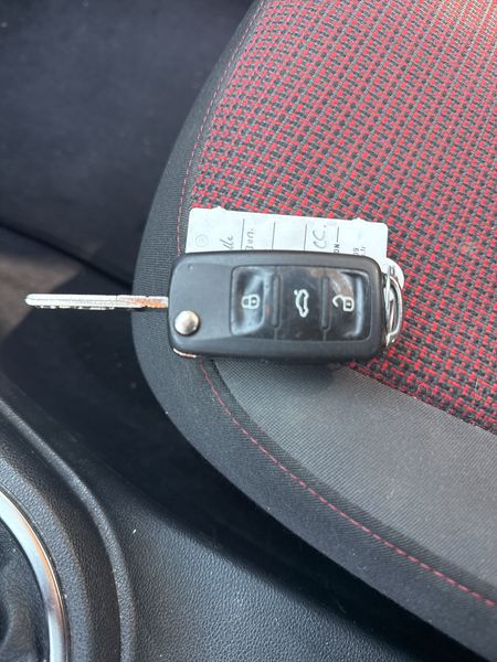 Volkswagen Beetle 1.6 TDI Fender Edition — zdjęcie 22