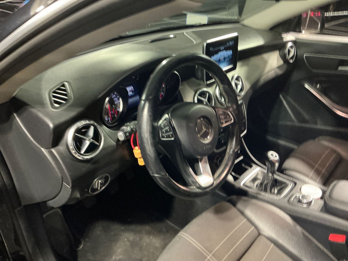 Mercedes-Benz CLA-Klasse 2016 — photo 35