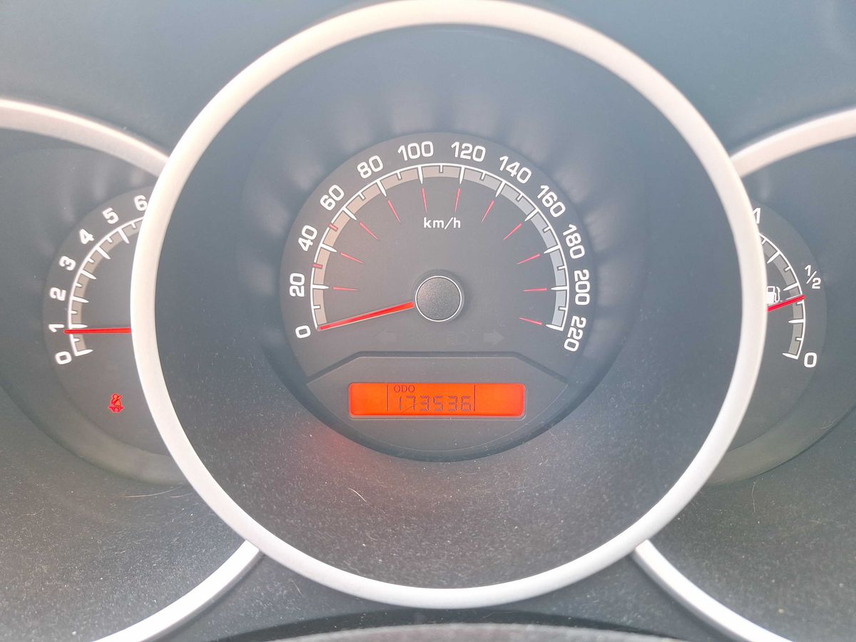 Kia Venga 2010 — photo 77