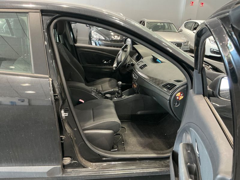 Renault Megane 1.5 dCi Expression 2012 – снимка 3