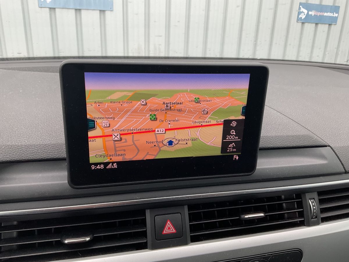 Audi A4 2018 — photo 36