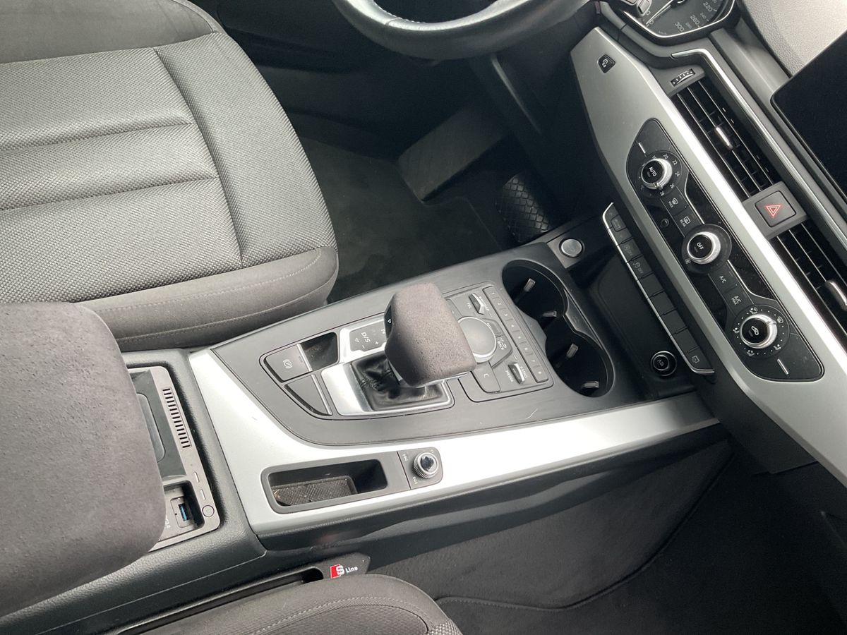 Audi A4 2018 — photo 26