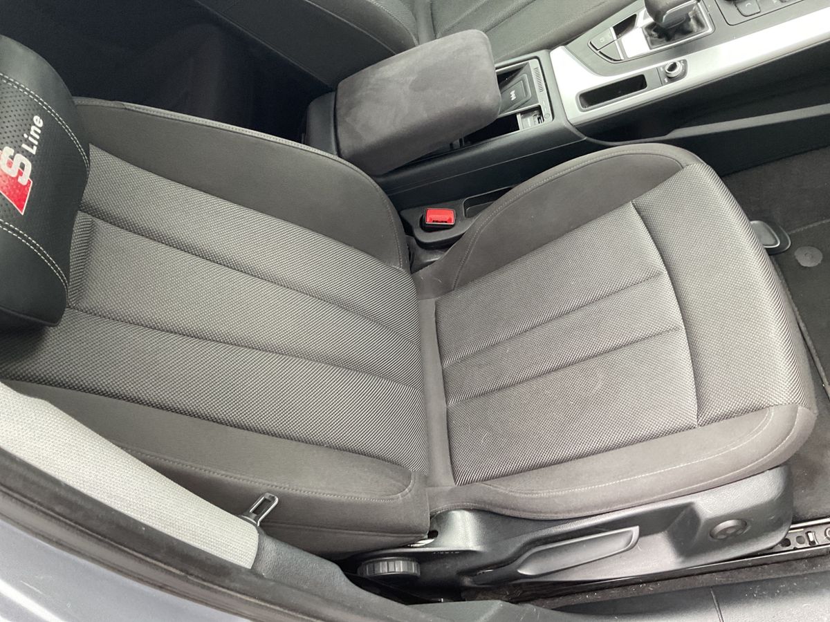 Audi A4 2018 — photo 25