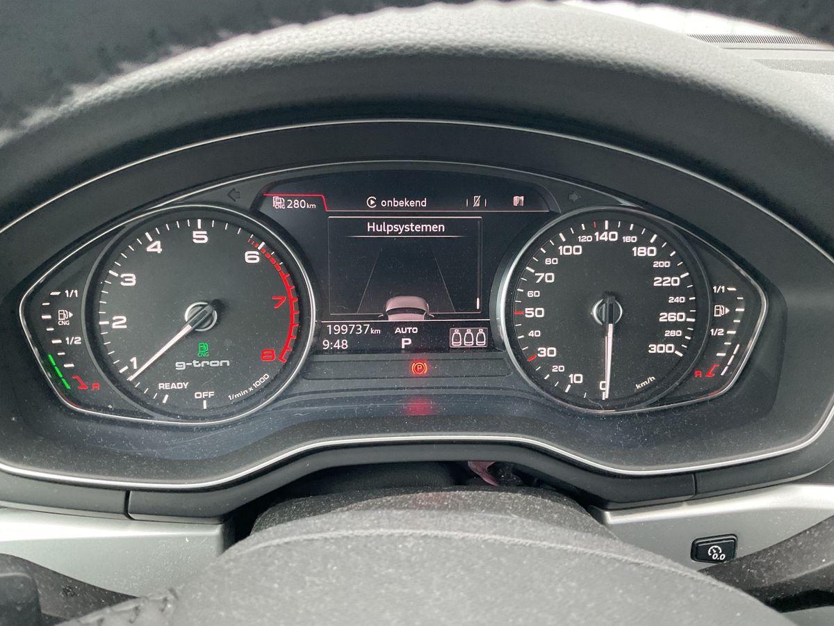 Audi A4 2018 — photo 19