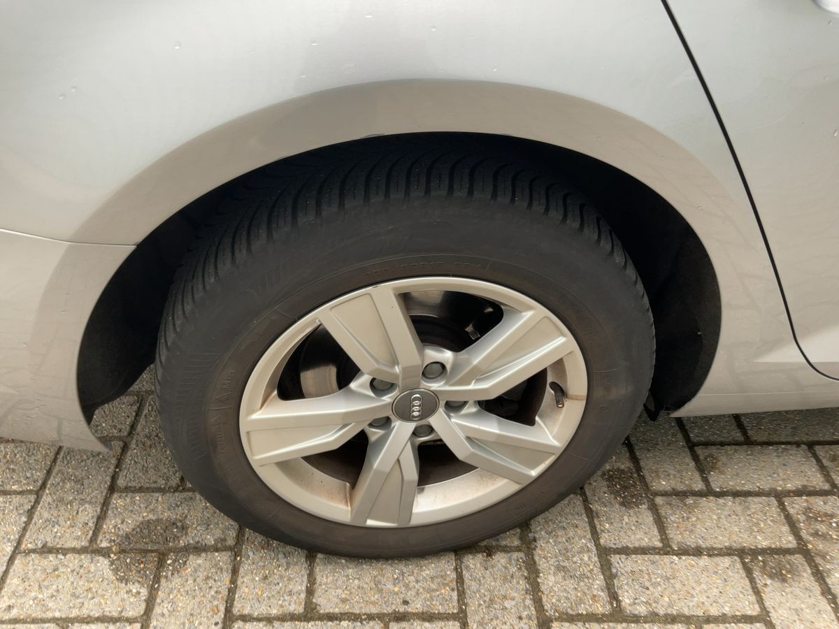 Audi A4 2018 — photo 10
