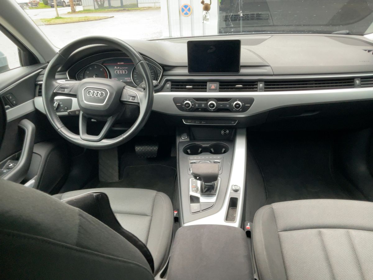 Audi A4 2018 — photo 18