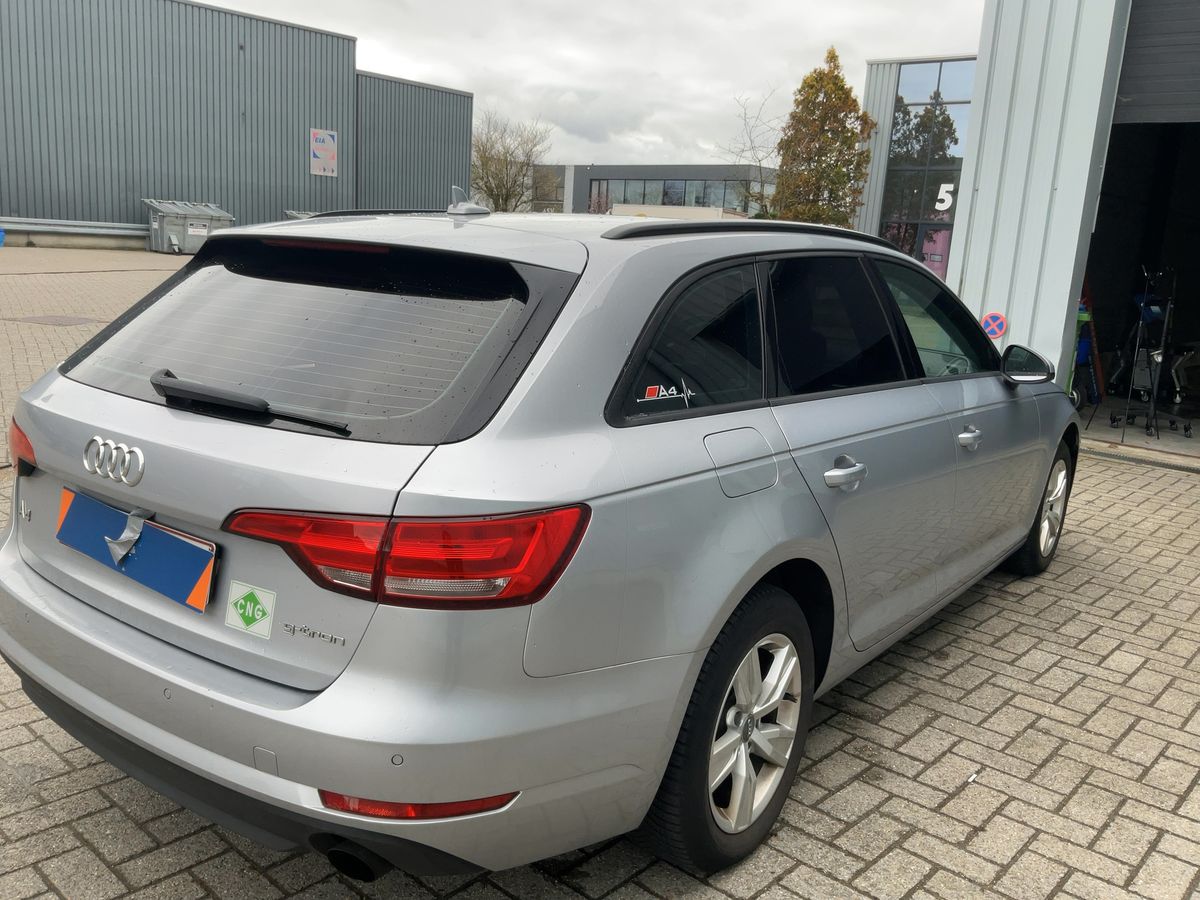 Audi A4 2018 — photo 9