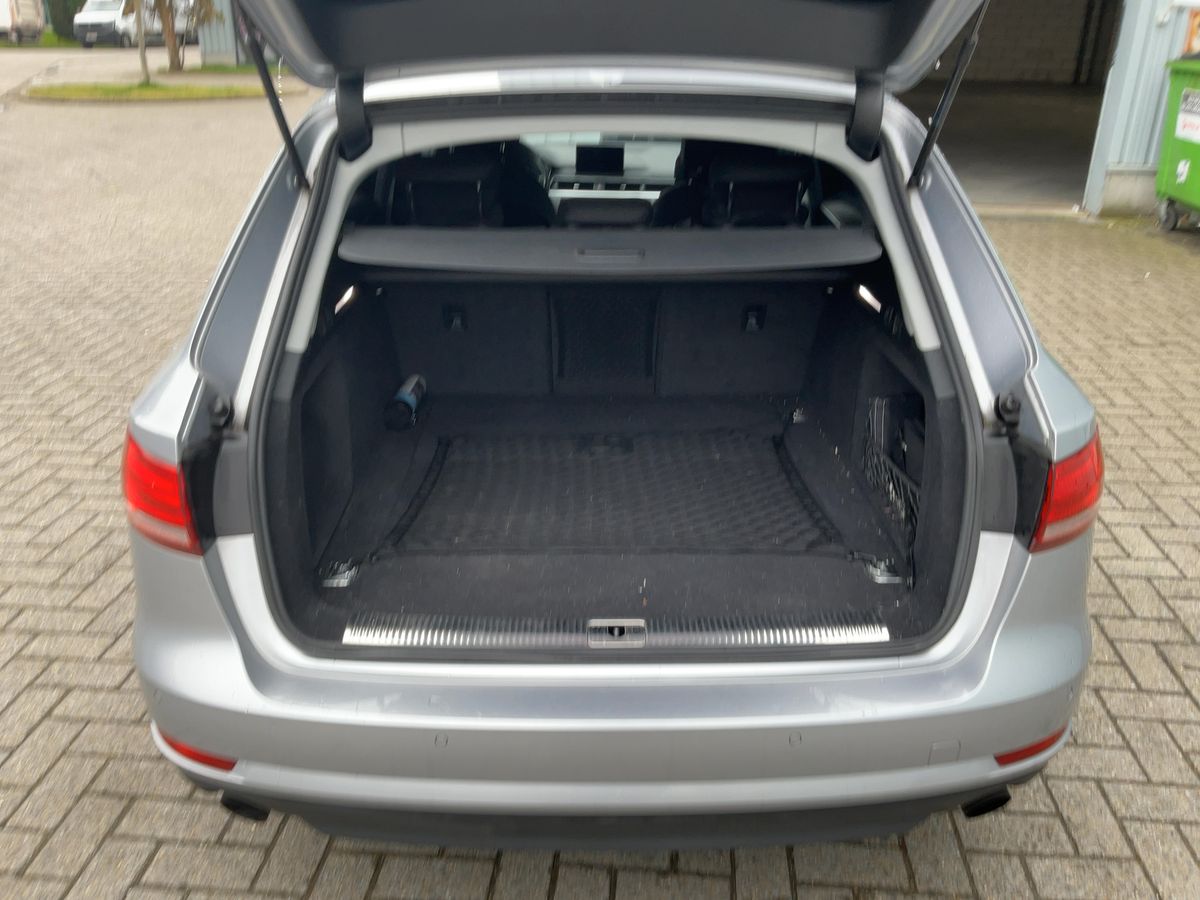 Audi A4 2018 — photo 16