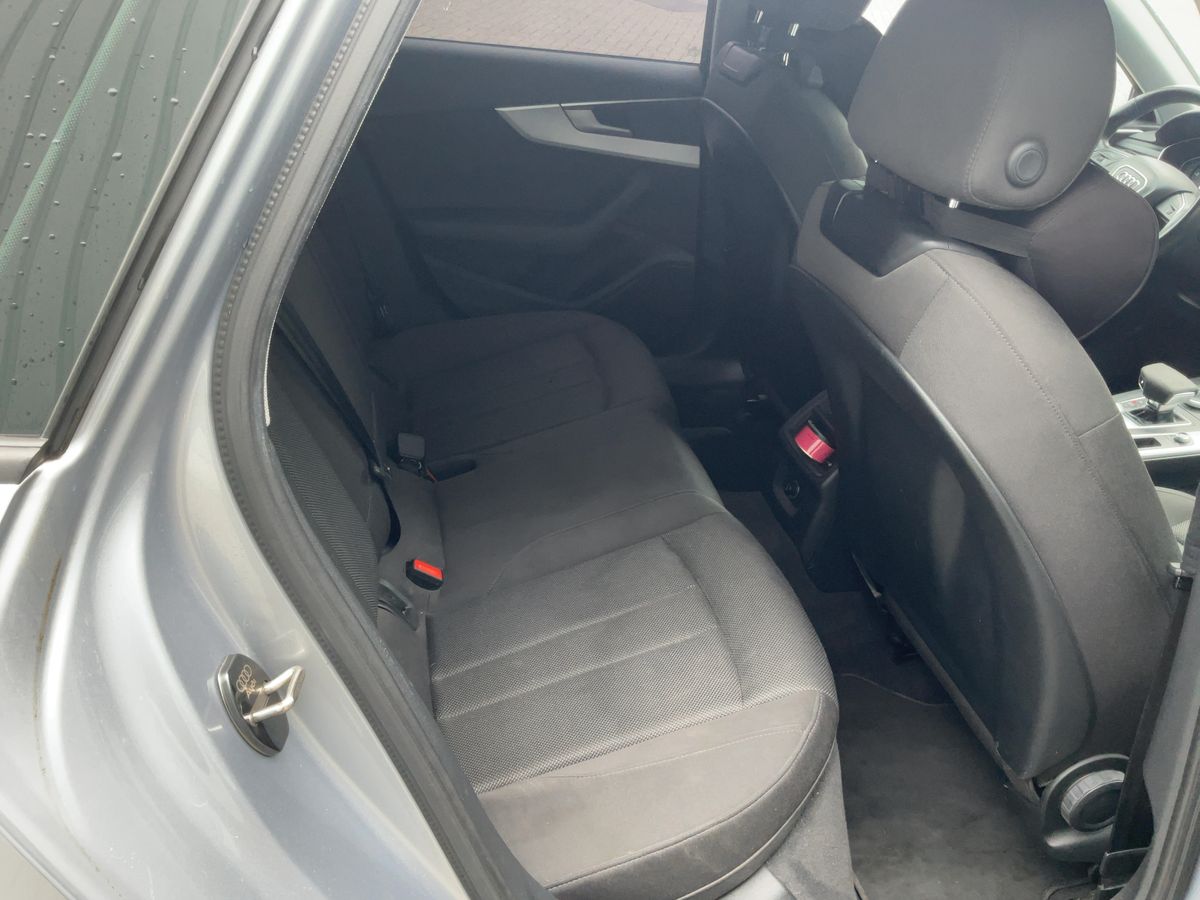 Audi A4 2018 — photo 20