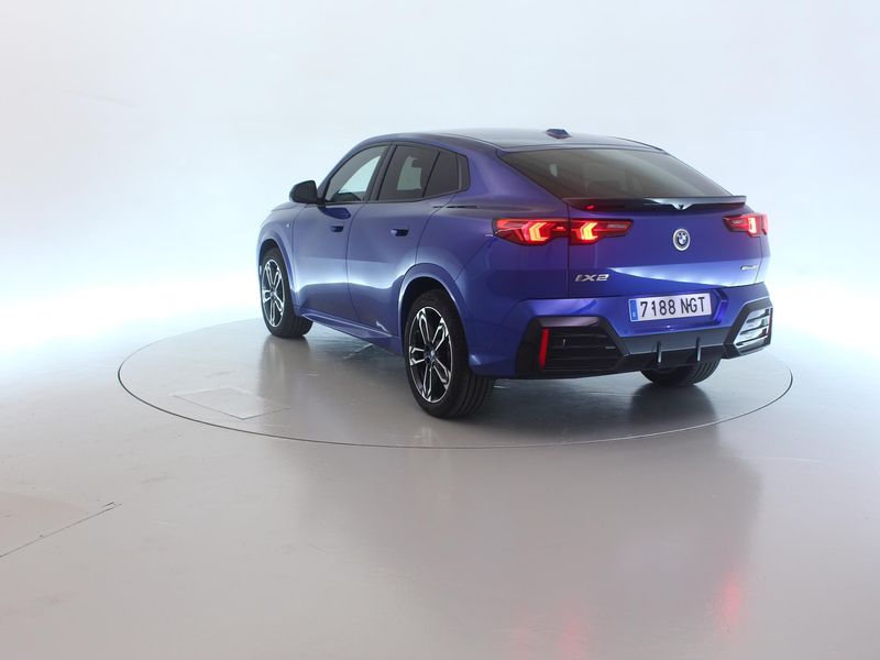 BMW iX2 eDrive20 M Sport — zdjęcie 6