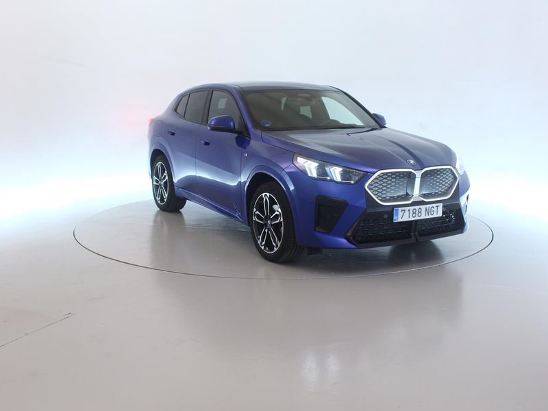 BMW iX2 eDrive20 M Sport — zdjęcie 7