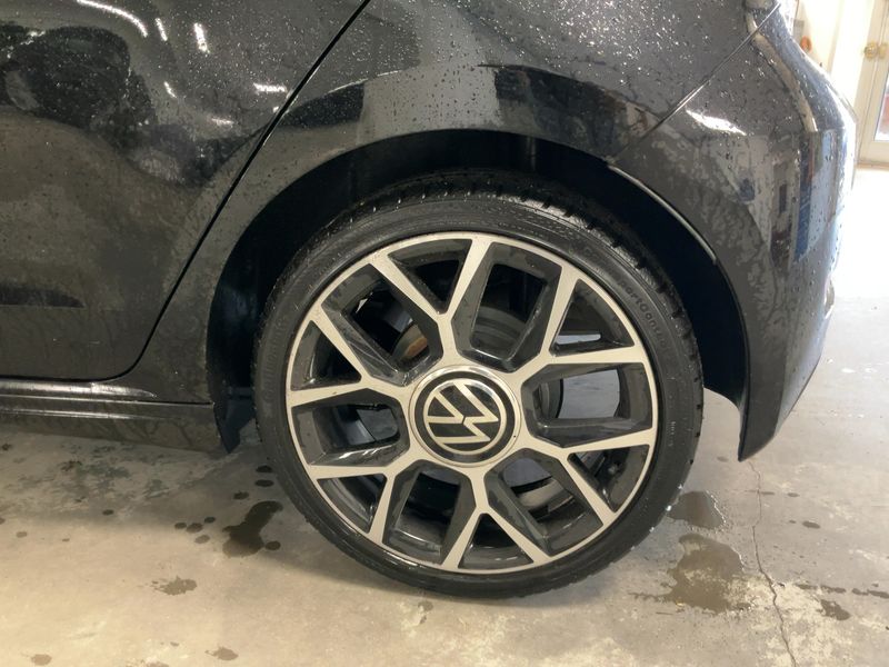 Volkswagen up! 1.0 TSI GTI 2022 – снимка 5