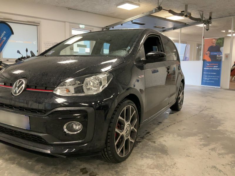 Volkswagen up! 1.0 TSI GTI — zdjęcie 2