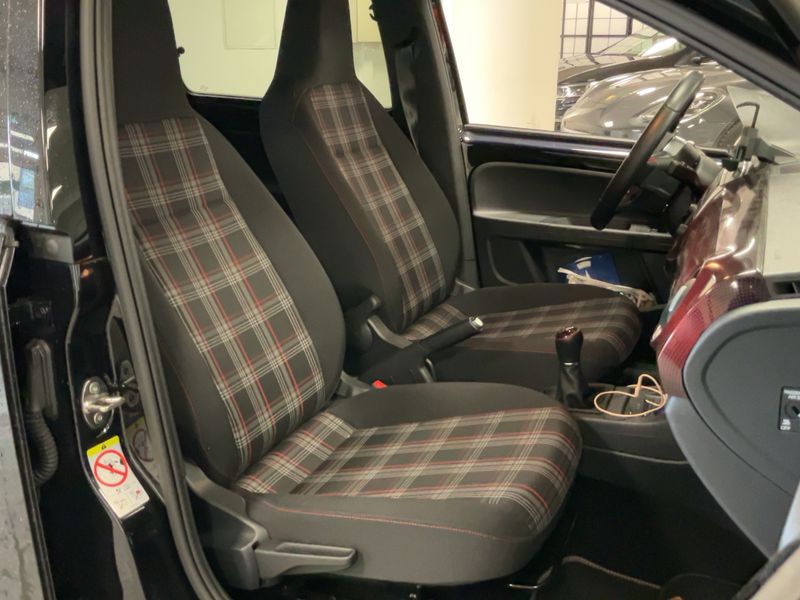 Volkswagen up! 1.0 TSI GTI — zdjęcie 11