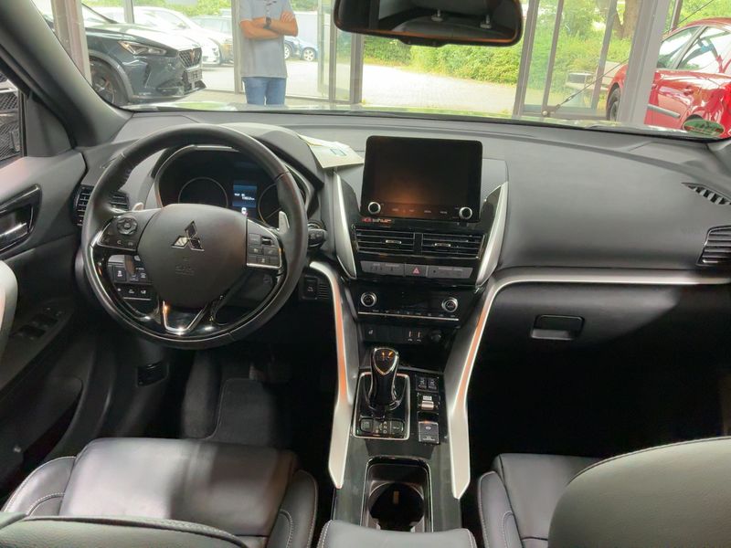 Mitsubishi Eclipse Cross 2.4 Plug-in Hybrid Top 4WD — zdjęcie 12