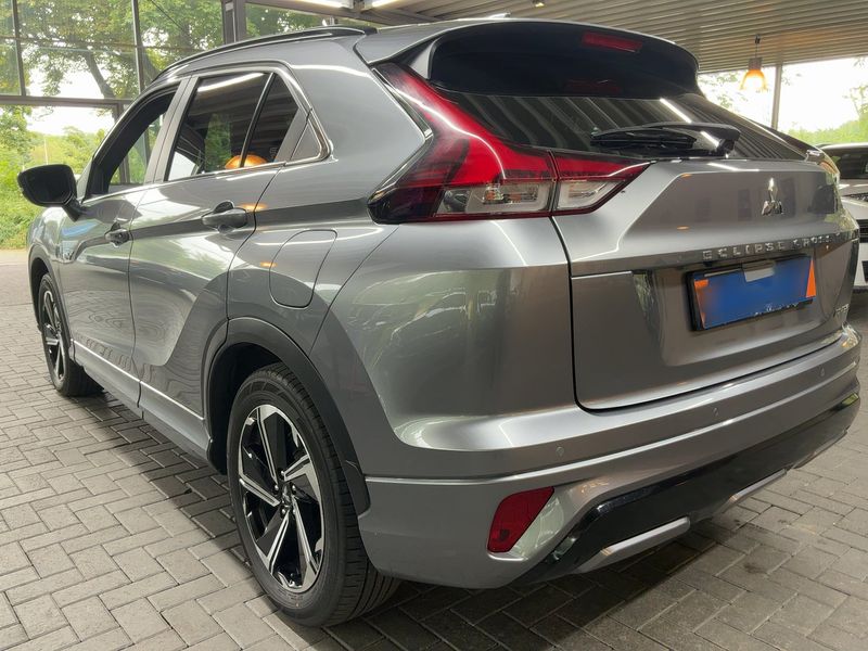 Mitsubishi Eclipse Cross 2.4 Plug-in Hybrid Top 4WD — zdjęcie 3