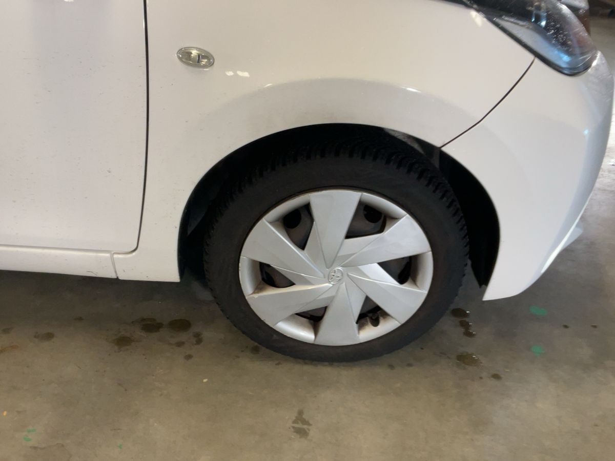Toyota Aygo 2017 — photo 12
