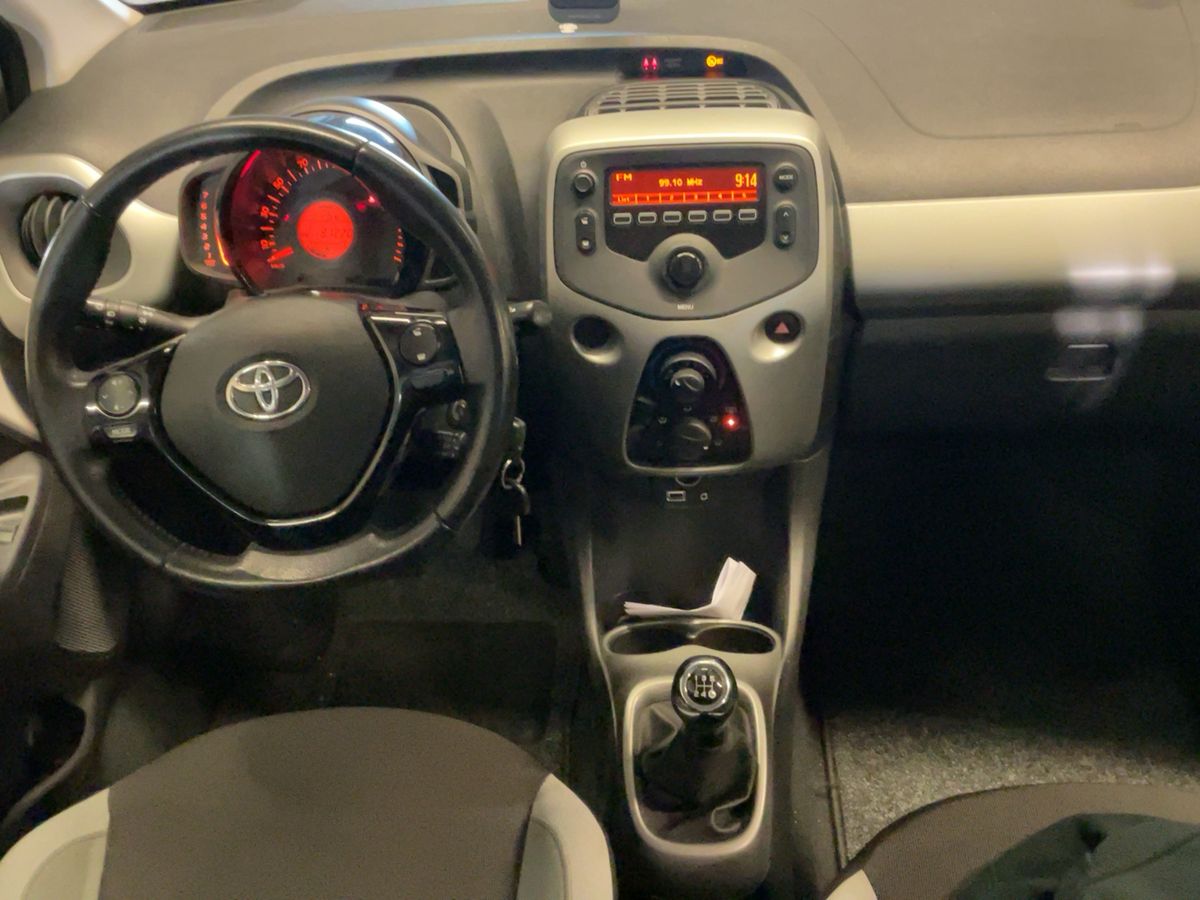 Toyota Aygo 2017 — photo 18