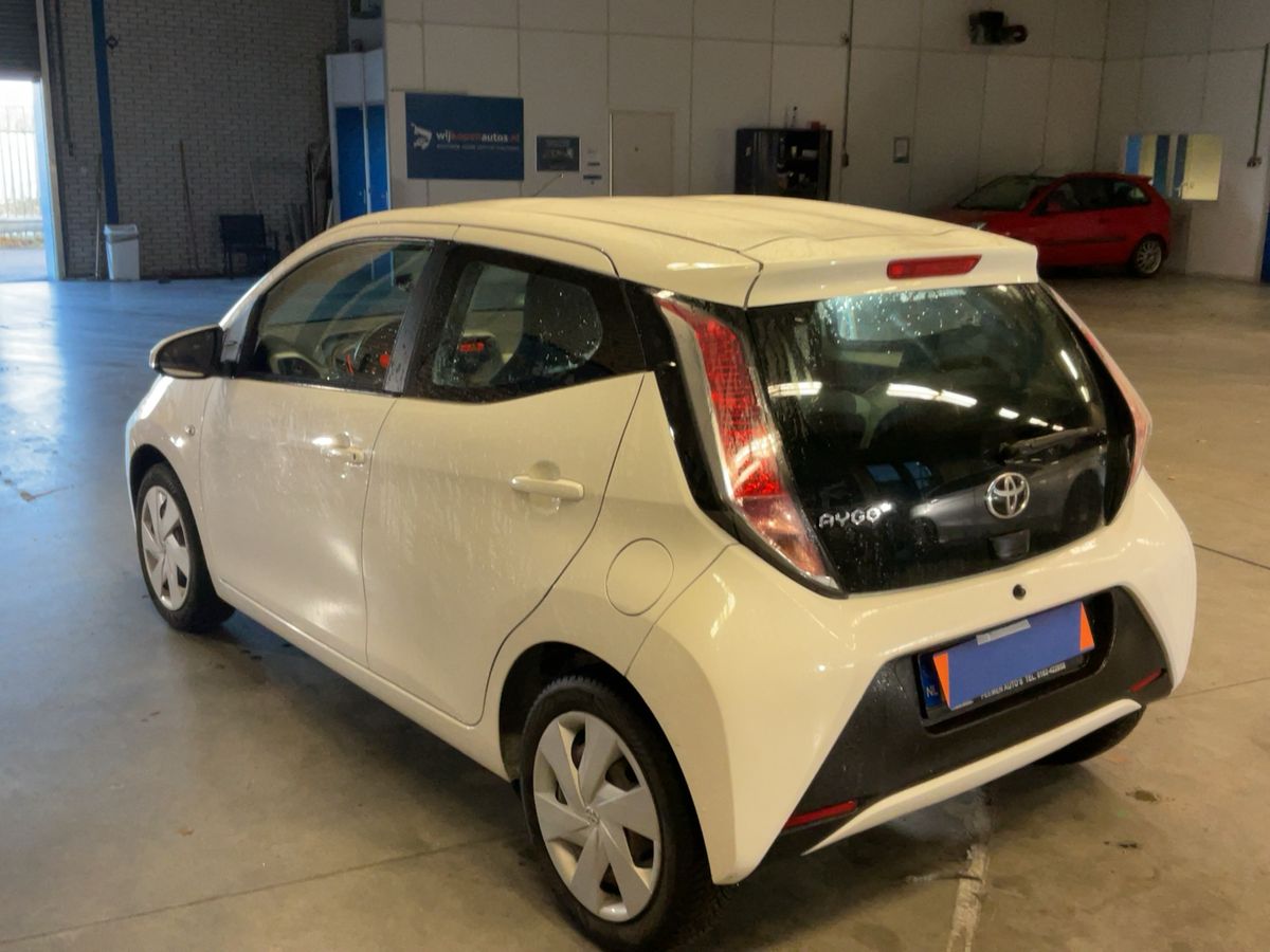 Toyota Aygo 2017 — photo 7