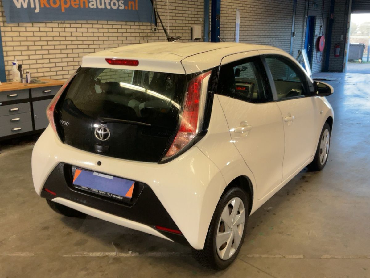 Toyota Aygo 2017 — photo 9