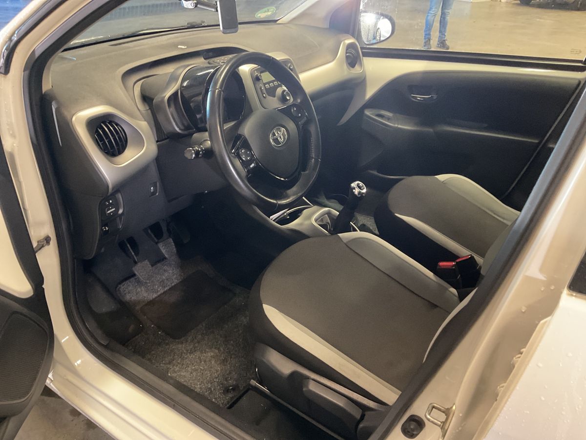 Toyota Aygo 2017 — photo 27