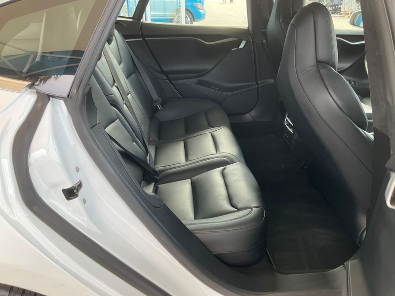 Tesla Model S Long Range — zdjęcie 14