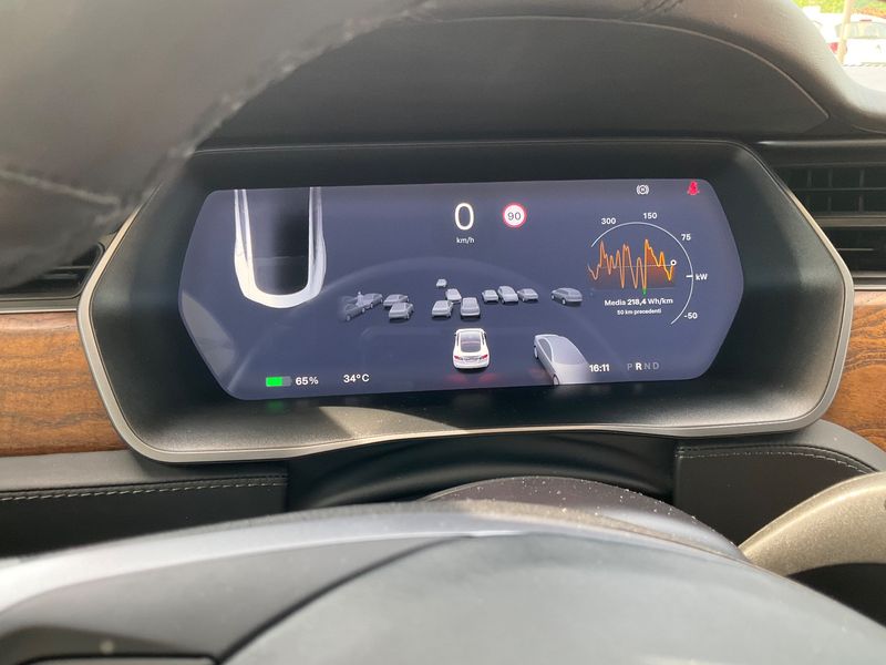 Tesla Model S Long Range — zdjęcie 13