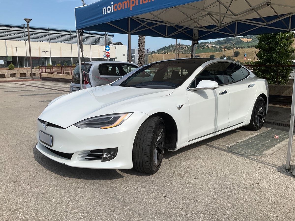 Tesla Model 2019