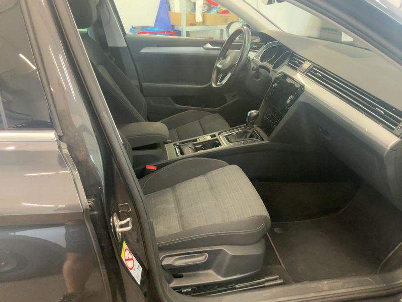 Volkswagen Passat 2.0 TDI Business — zdjęcie 11