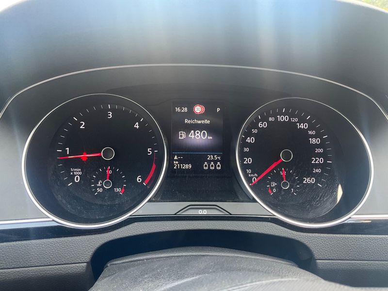 Volkswagen Passat 2.0 TDI Business — zdjęcie 13