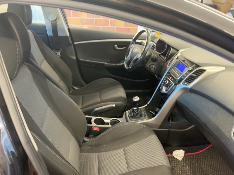 Hyundai i30 1.4 Classic — zdjęcie 11