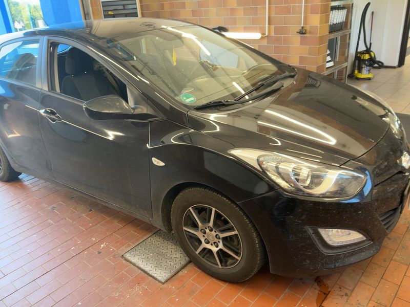 Hyundai i30 1.4 Classic — zdjęcie 8