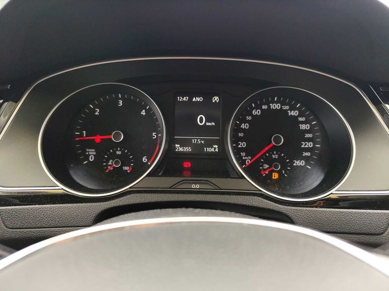 Volkswagen Passat 2.0 TDI Comfortline BlueMotion Tech — zdjęcie 12