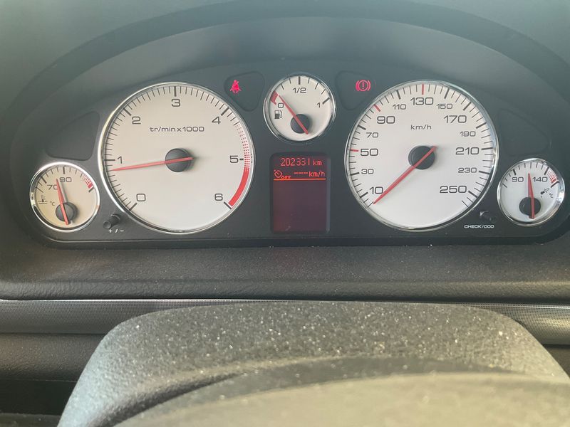 Peugeot 407 2.0 HDi ST Sport Pack — zdjęcie 4