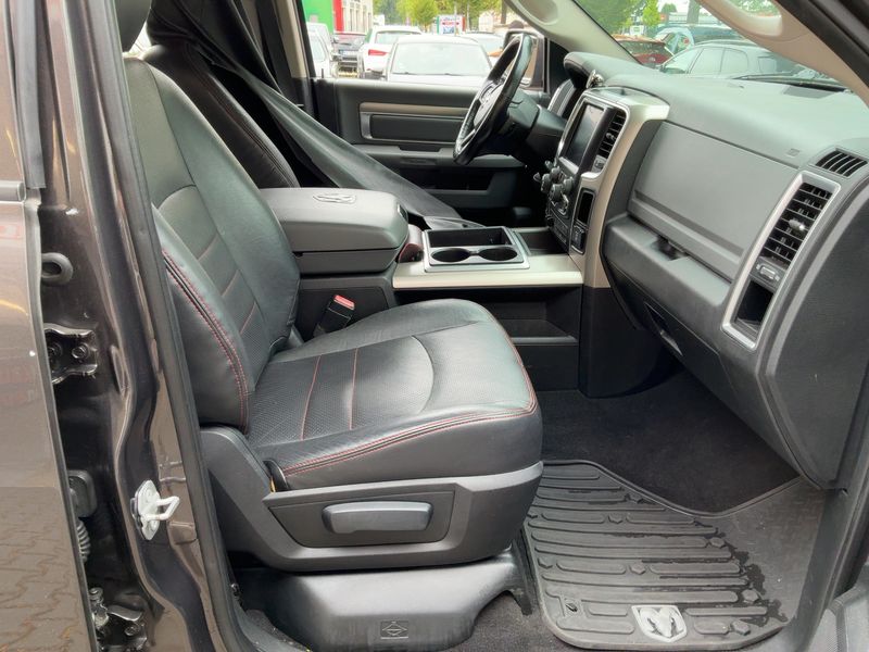 Dodge Ram 1500 5.7 V8 4x4 — zdjęcie 11