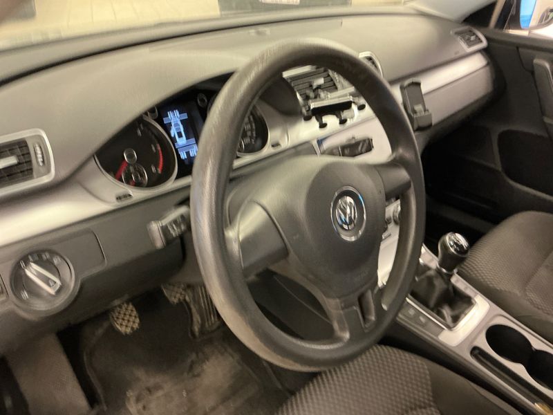 Volkswagen Passat 2.0 TDI Trendline BlueMotion Tech 2012 – снимка 33