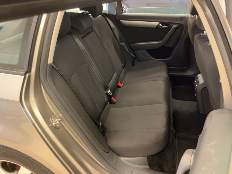 Volkswagen Passat 2.0 TDI Trendline BlueMotion Tech 2012 – снимка 20