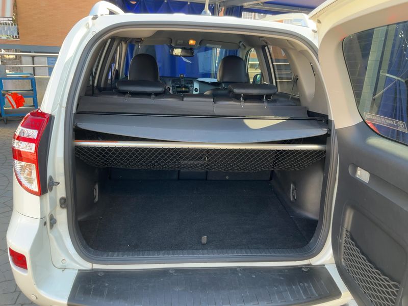 Toyota RAV 4 2.2 D-4D Executive — zdjęcie 10
