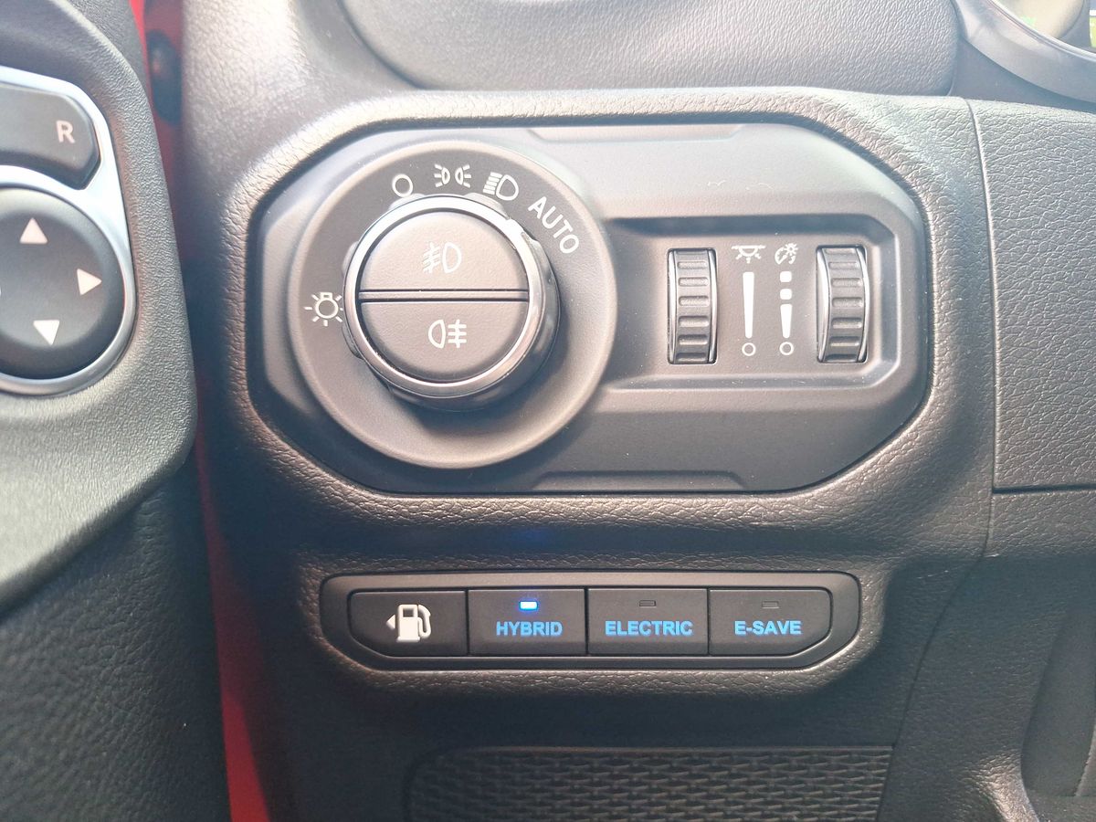 Jeep Wrangler 2022 — photo 73