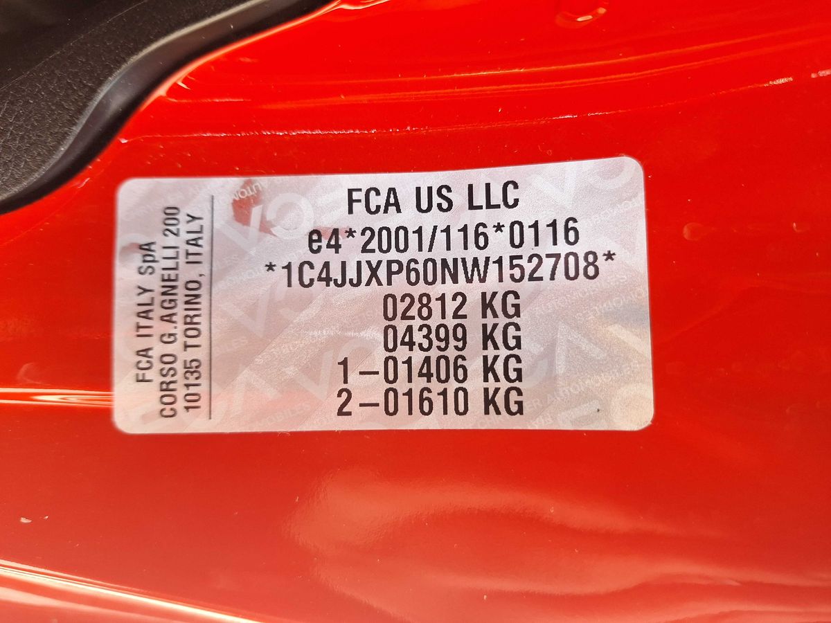 Jeep Wrangler 2022 — photo 17