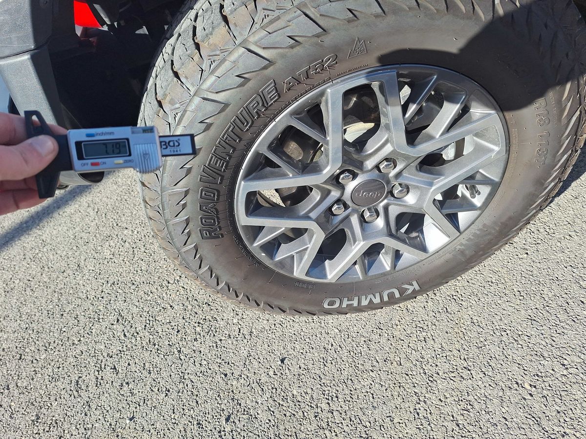 Jeep Wrangler 2022 — photo 79