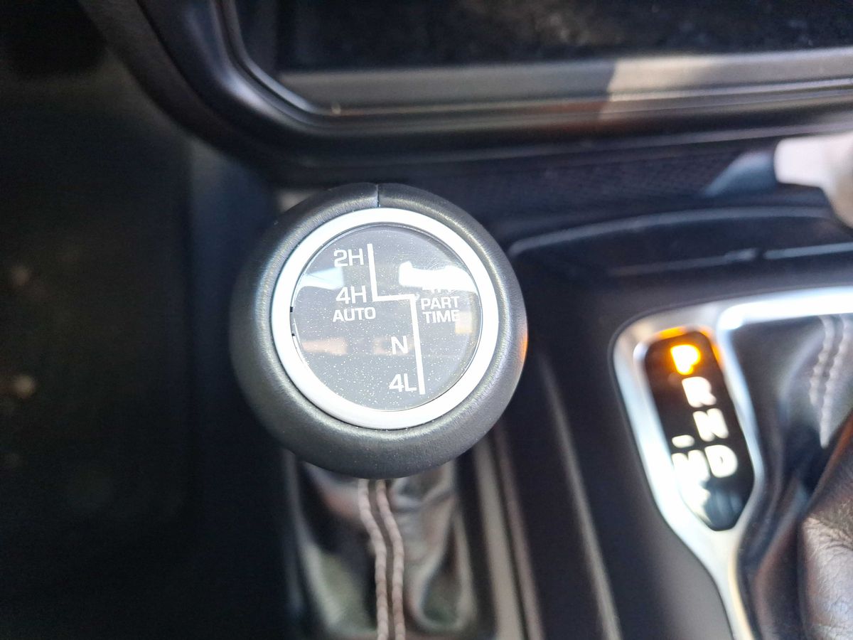 Jeep Wrangler 2022 — photo 72