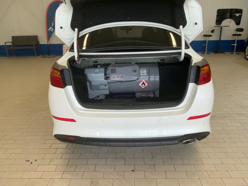 Kia Optima 2.0 Edition 7 — zdjęcie 10