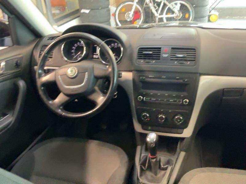 Skoda Yeti 2.0 TDI Ambition 4x4 — zdjęcie 12