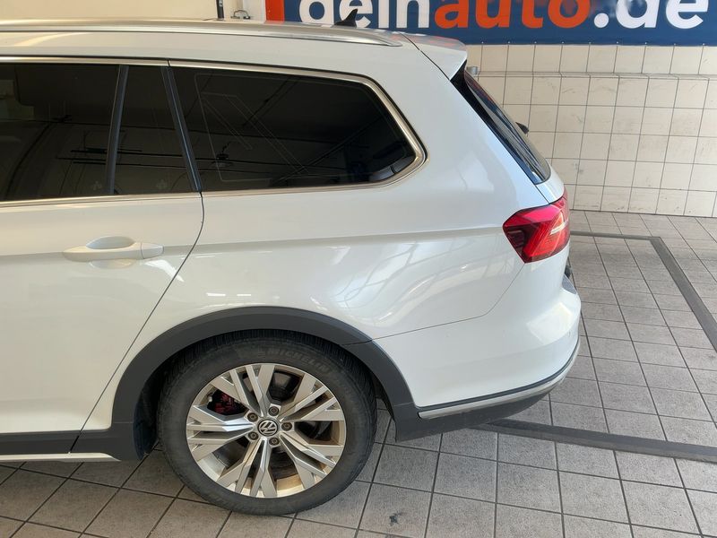 Volkswagen Passat Alltrack 2.0 TDI 4Motion BlueMotion Tech — zdjęcie 3