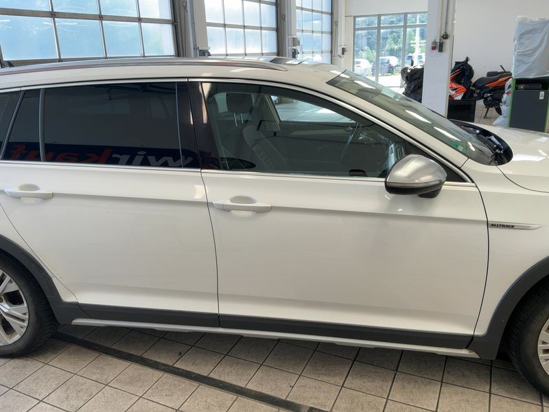 Volkswagen Passat Alltrack 2.0 TDI 4Motion BlueMotion Tech — zdjęcie 7