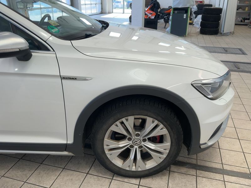 Volkswagen Passat Alltrack 2.0 TDI 4Motion BlueMotion Tech — zdjęcie 8