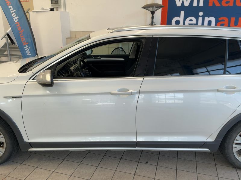 Volkswagen Passat Alltrack 2.0 TDI 4Motion BlueMotion Tech — zdjęcie 4