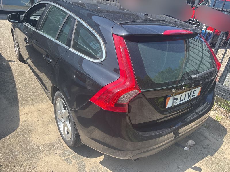 Volvo V60 1.6 T4 Momentum — zdjęcie 3